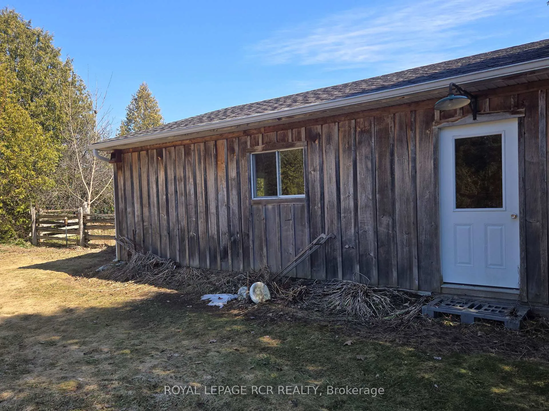 Photo 9 of 775737 10 Highway, Chatsworth — HOMEH