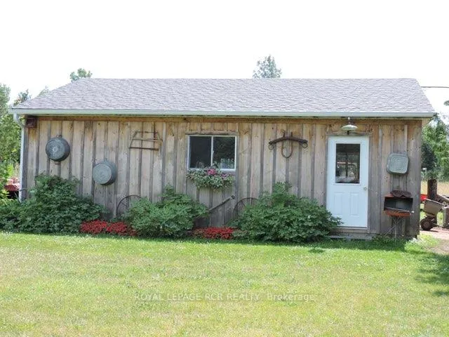Photo 4 of 775737 10 Highway, Chatsworth — HOMEH