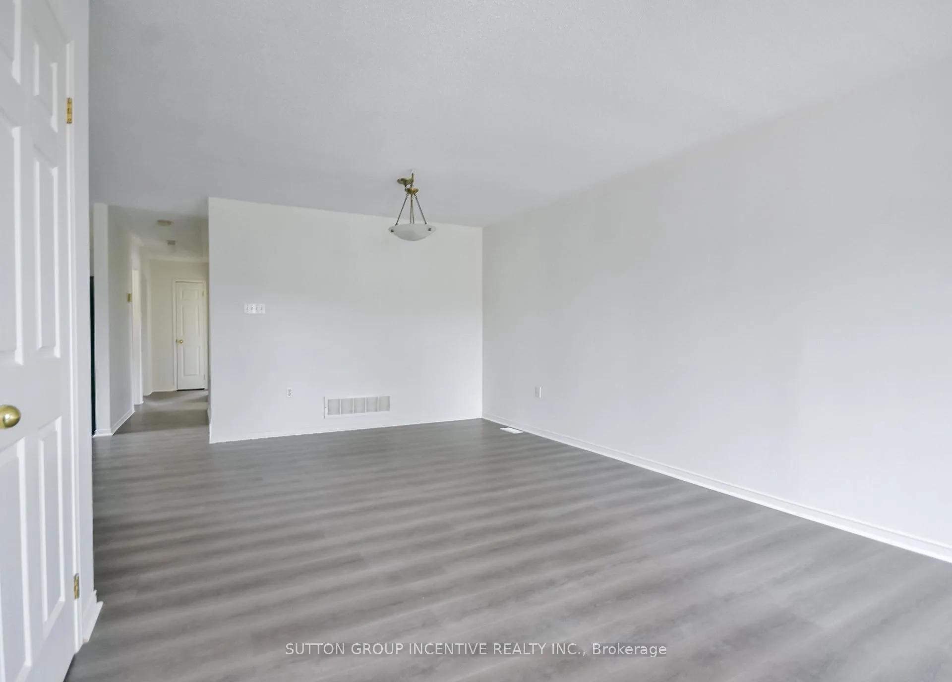 Photo 3 of 42 Hanmer Street E, Barrie, East Bayfield — HOMEH