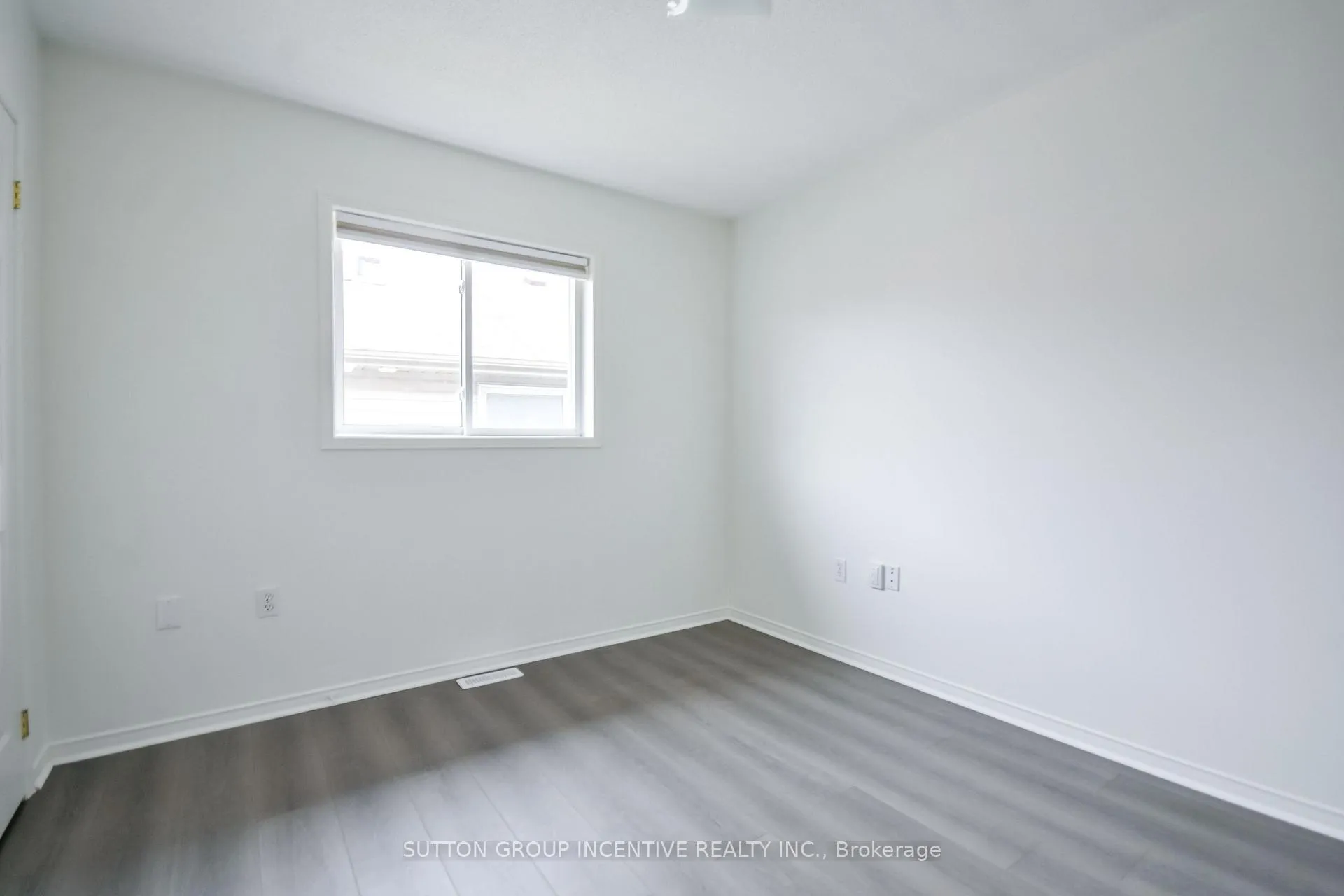 Photo 7 of 42 Hanmer Street E, Barrie, East Bayfield — HOMEH