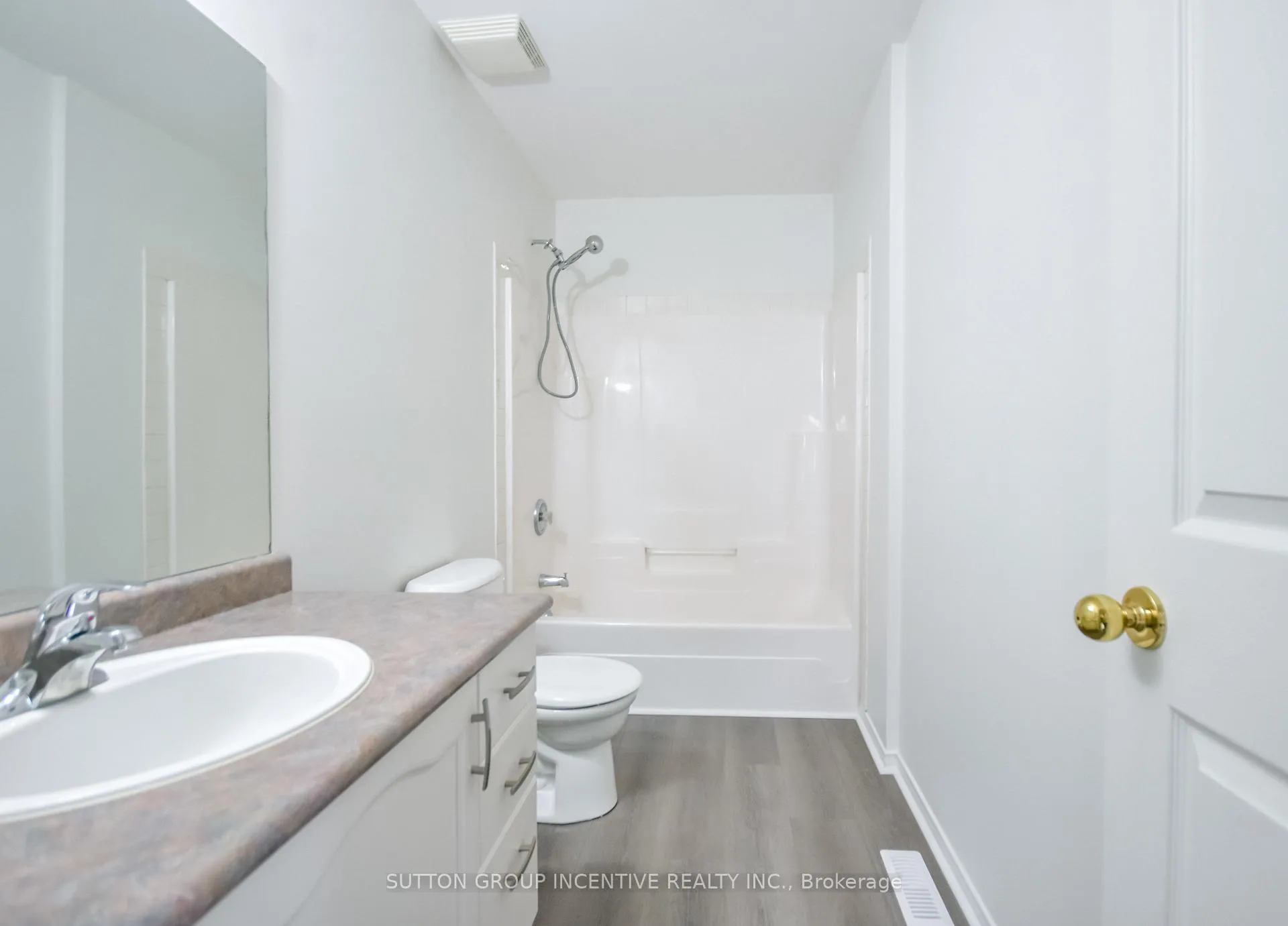 Photo 8 of 42 Hanmer Street E, Barrie, East Bayfield — HOMEH