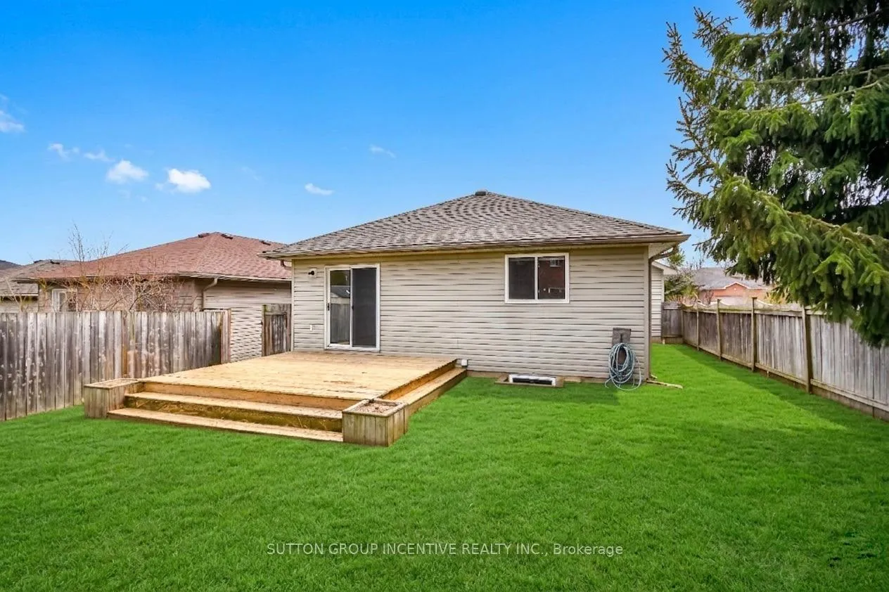 Photo 12 of 42 Hanmer Street E, Barrie, East Bayfield — HOMEH