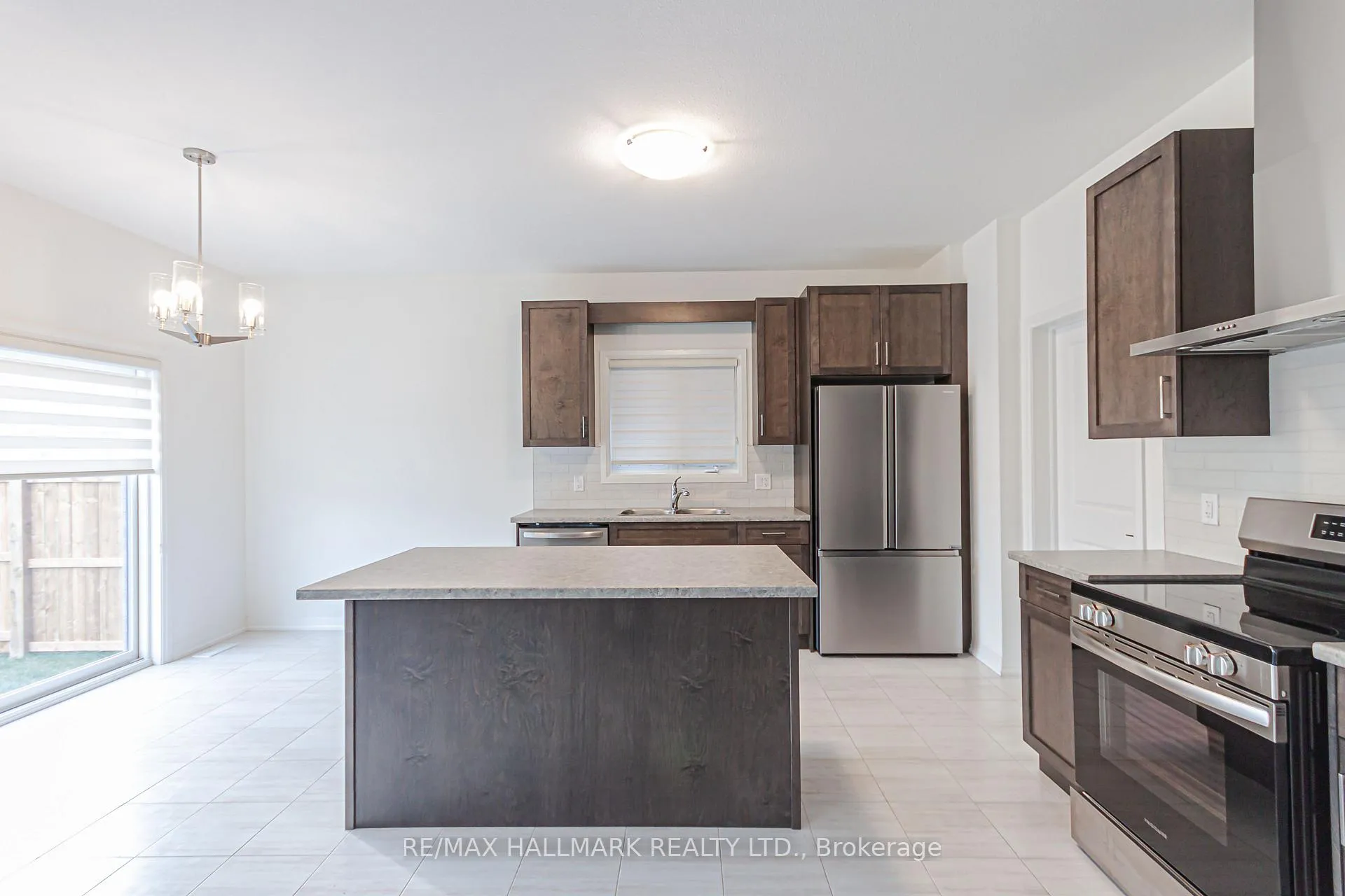 Photo 11 of 58 Marie Street, Pelham, Fonthill — HOMEH