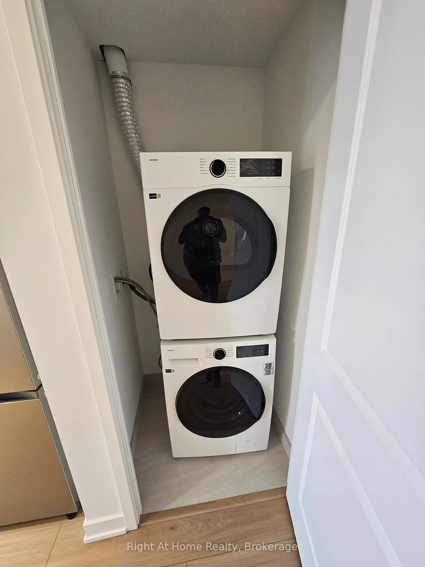 Photo 9 of Unit 810, 2075 Lakeshore Road, Burlington, Brant — HOMEH