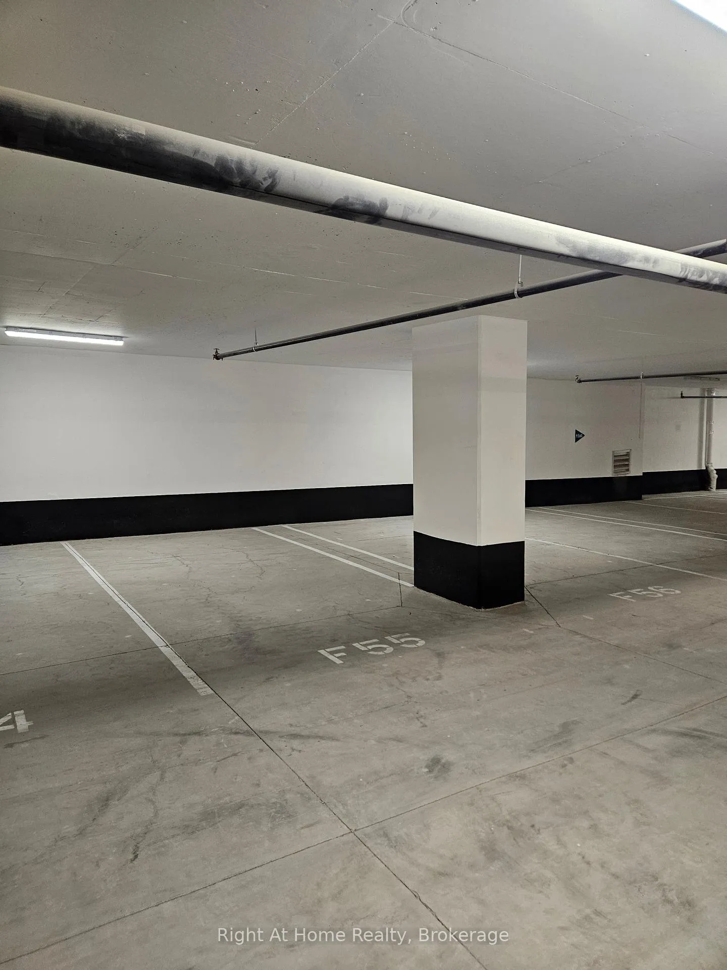 Photo 11 of Unit 810, 2075 Lakeshore Road, Burlington, Brant — HOMEH