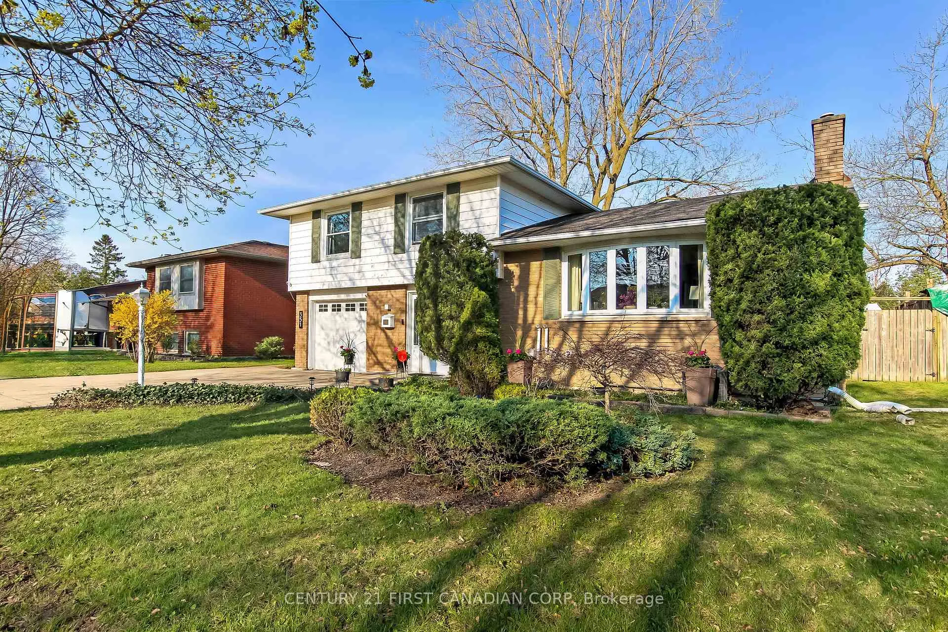 Photo 2 of 351 Base LIne Road W, London, South D — HOMEH
