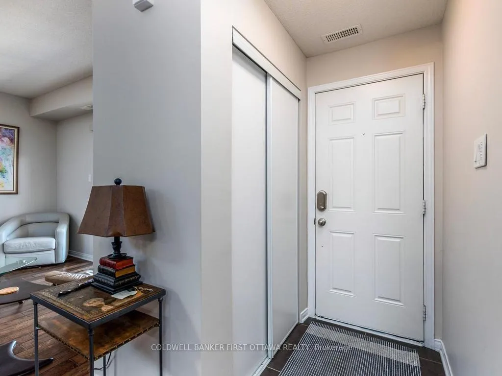 Photo 4 of Unit E, 100 Artesa Private, Ottawa, Kanata - Emerald Meadows/Trailwest — HOMEH