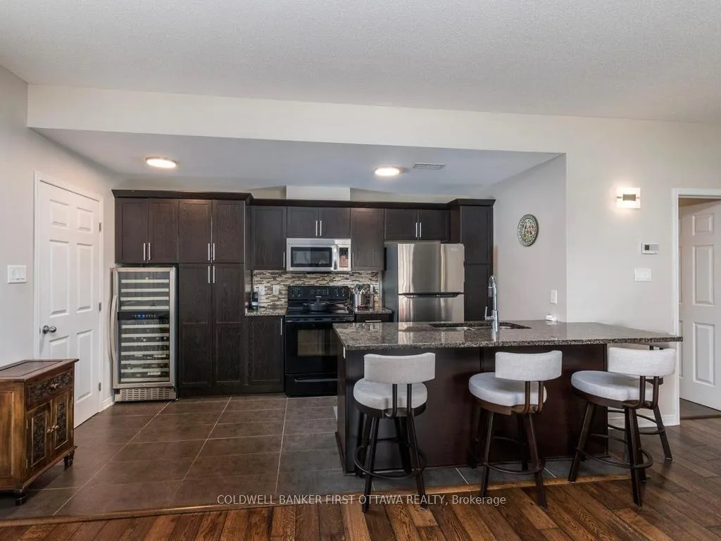 Photo 5 of Unit E, 100 Artesa Private, Ottawa, Kanata - Emerald Meadows/Trailwest — HOMEH