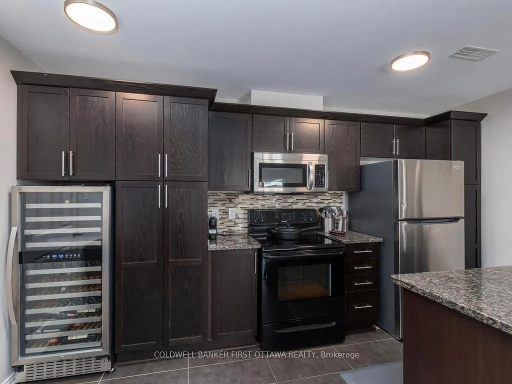Photo 7 of Unit E, 100 Artesa Private, Ottawa, Kanata - Emerald Meadows/Trailwest — HOMEH