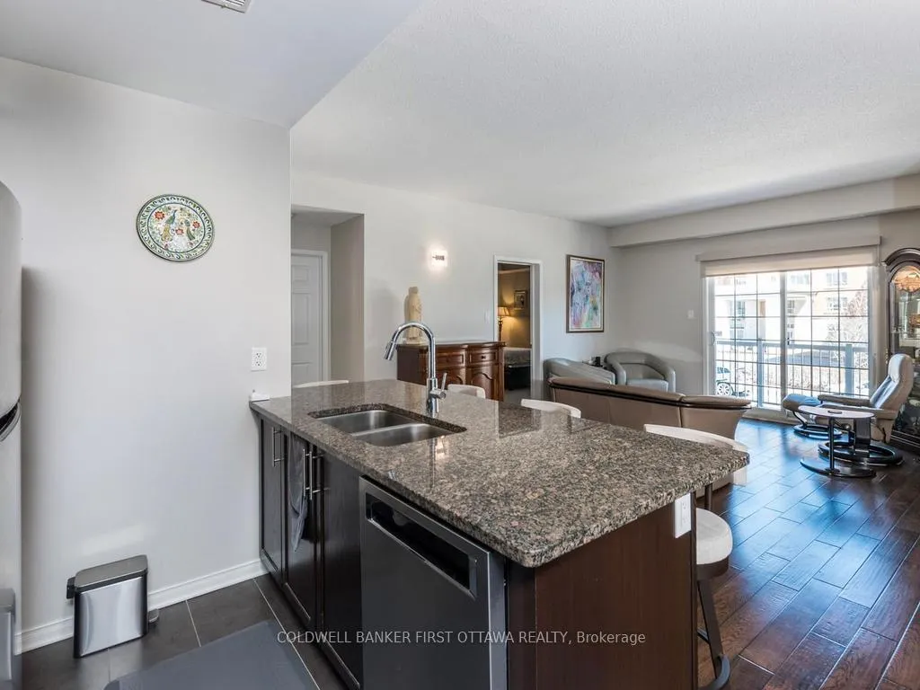 Photo 8 of Unit E, 100 Artesa Private, Ottawa, Kanata - Emerald Meadows/Trailwest — HOMEH