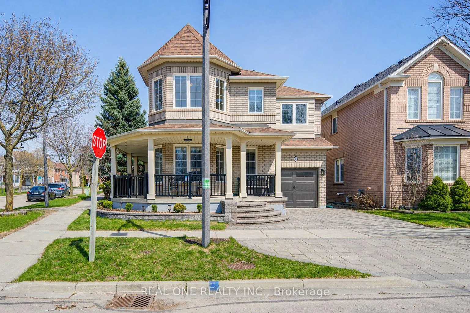 Photo 3 of 2 drawbridge Drive, Markham, Berczy — HOMEH