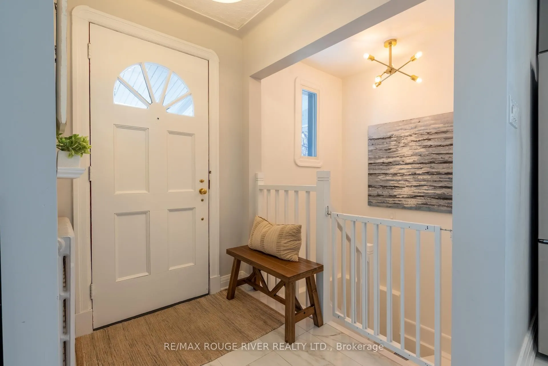 Photo 5 of 203 Bagot Street, Cobourg — HOMEH