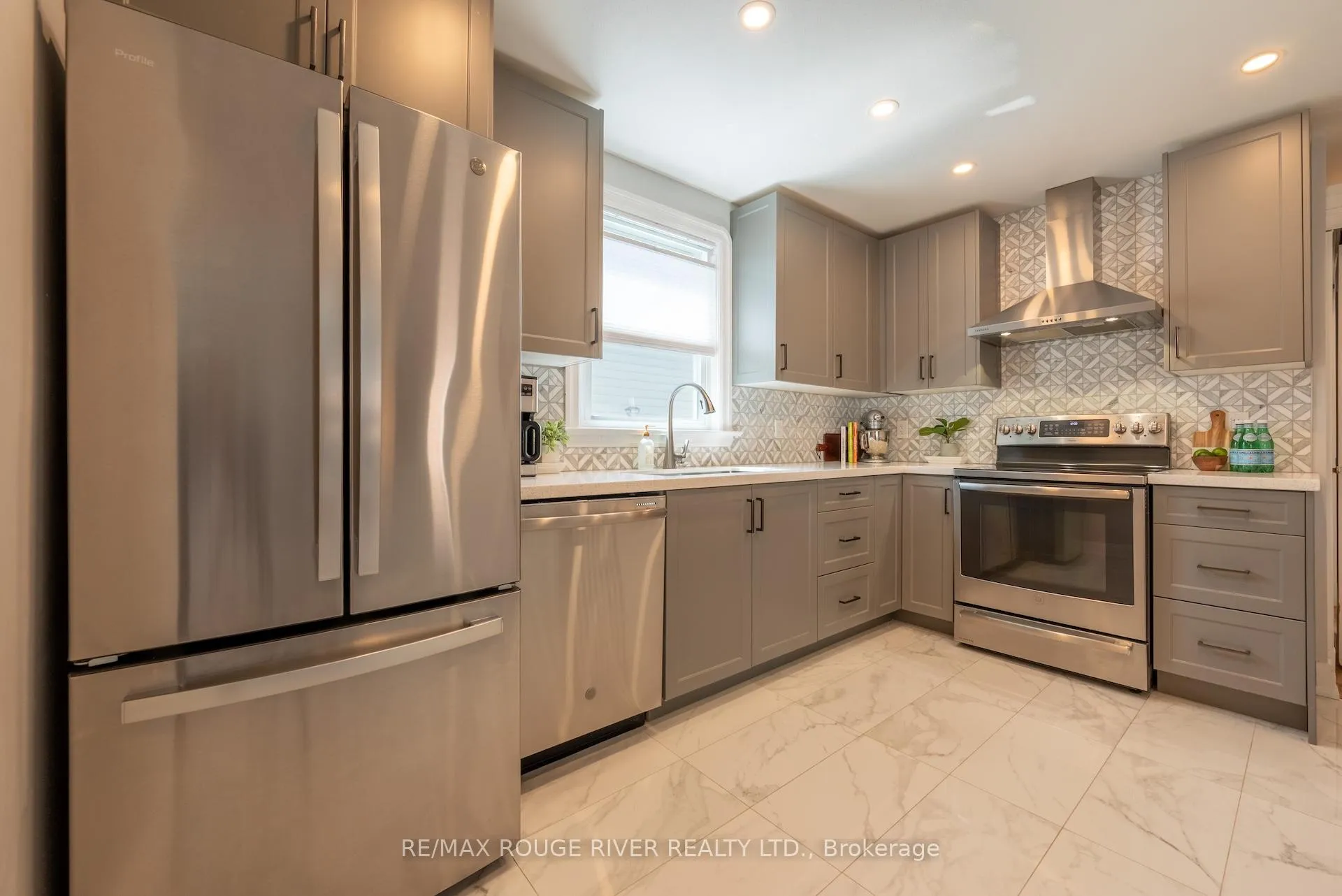 Photo 11 of 203 Bagot Street, Cobourg — HOMEH