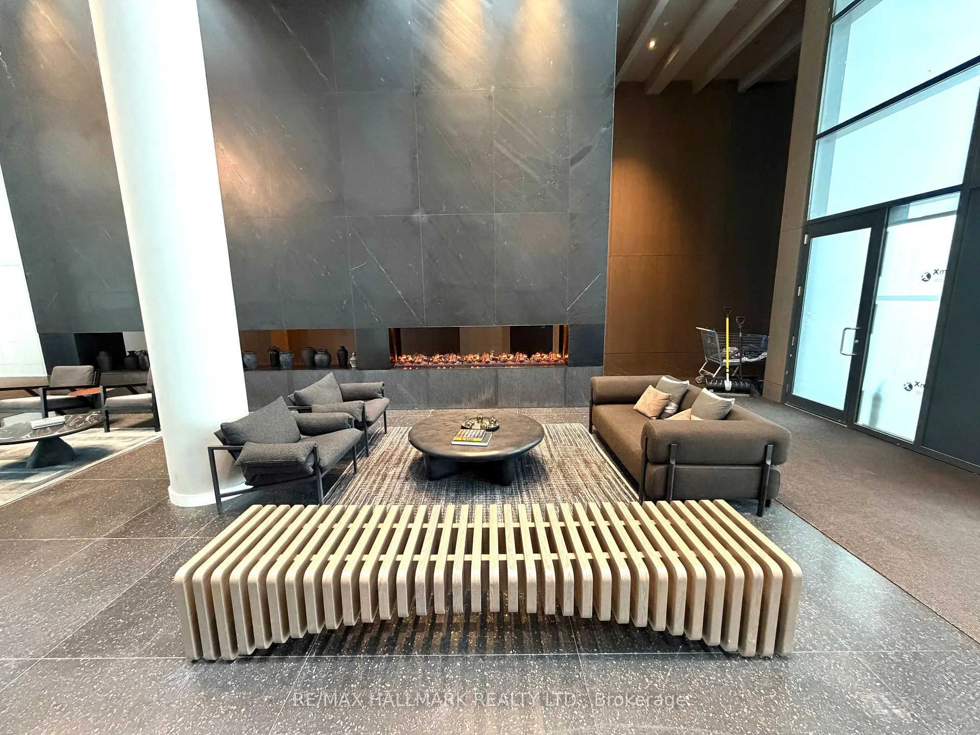 Photo 3 of Unit 2305, 8 Interchange Way N, Vaughan, Vaughan Corporate Centre — HOMEH
