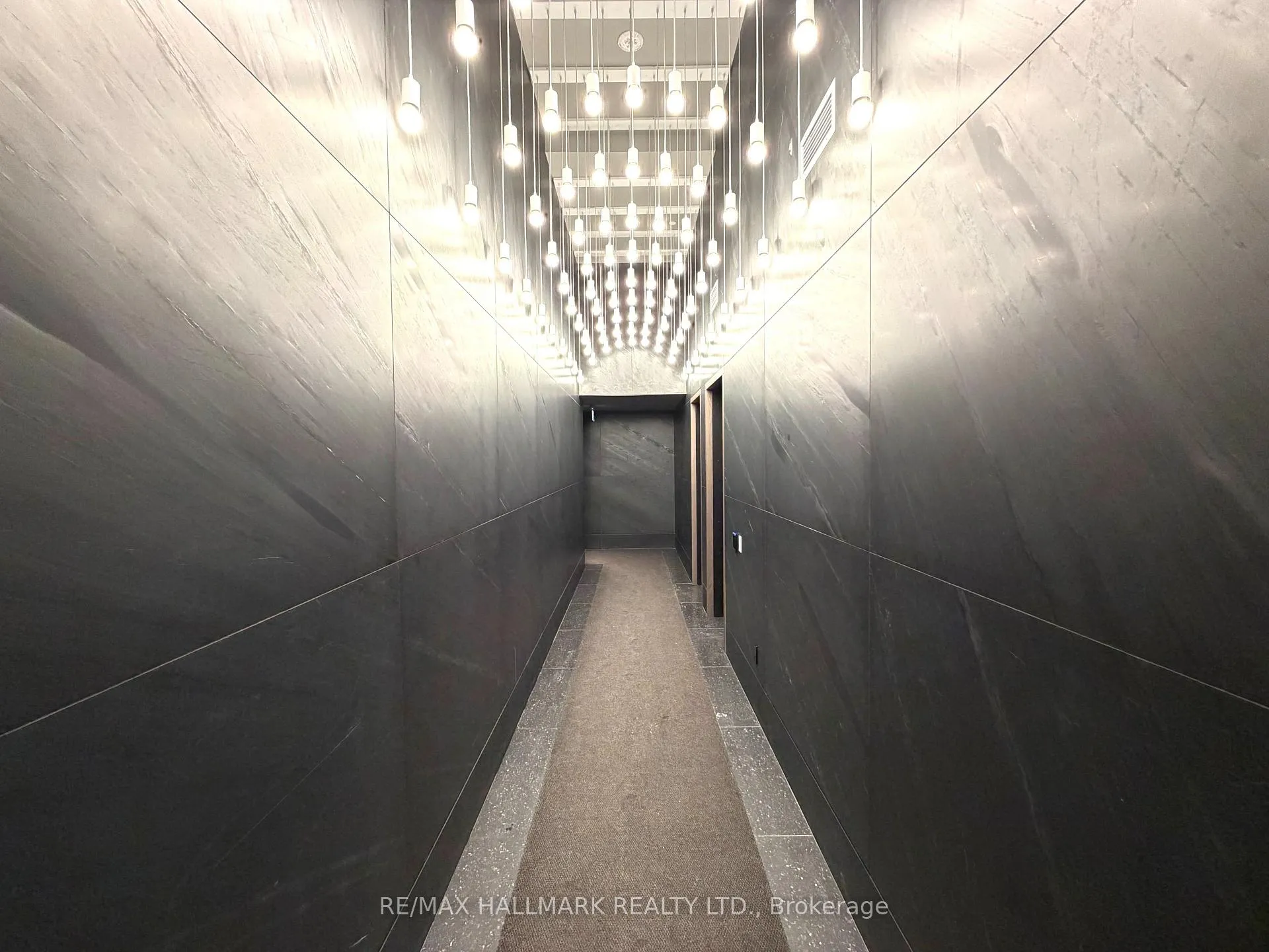 Photo 5 of Unit 2305, 8 Interchange Way N, Vaughan, Vaughan Corporate Centre — HOMEH