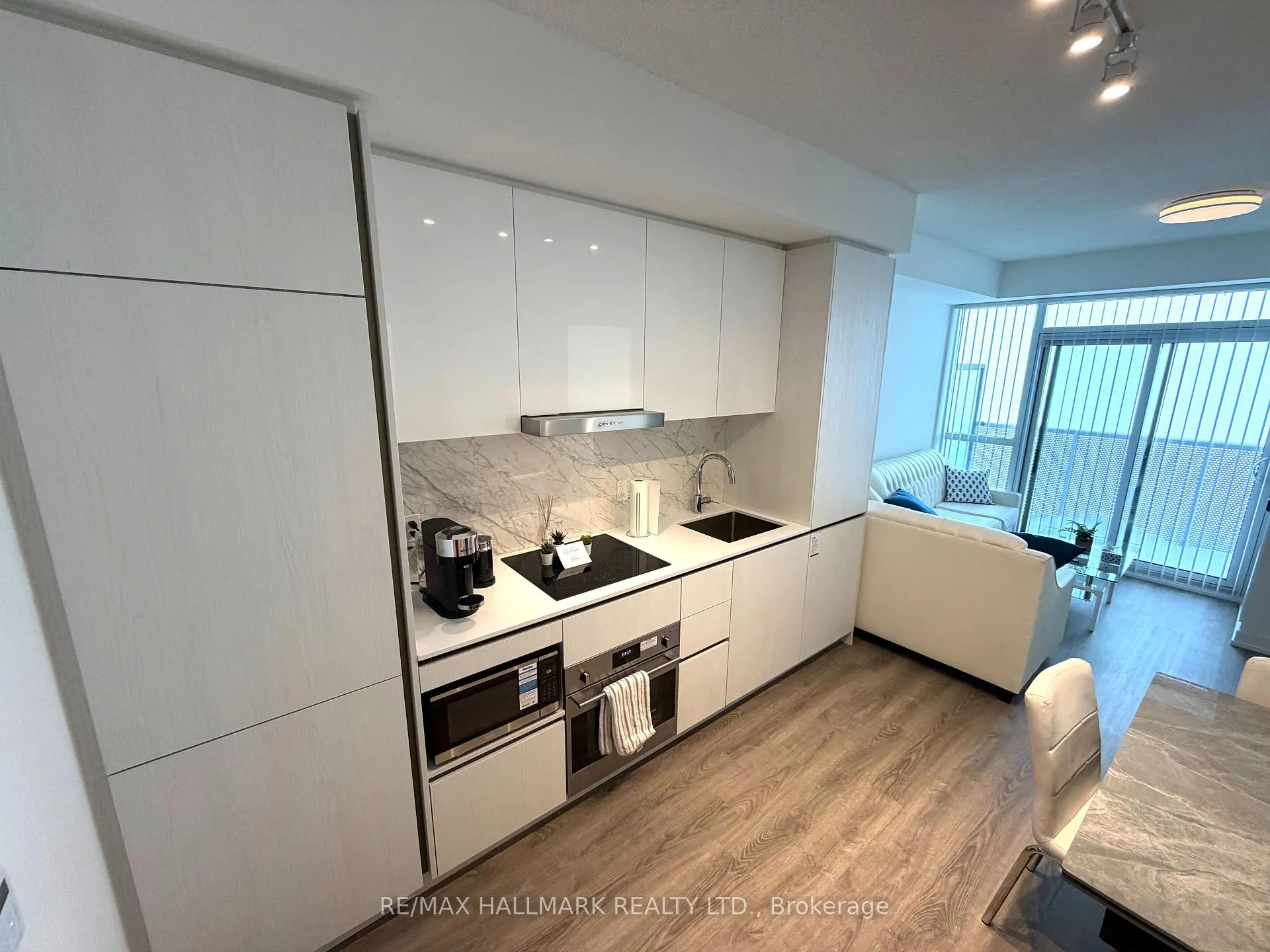 Photo 10 of Unit 2305, 8 Interchange Way N, Vaughan, Vaughan Corporate Centre — HOMEH