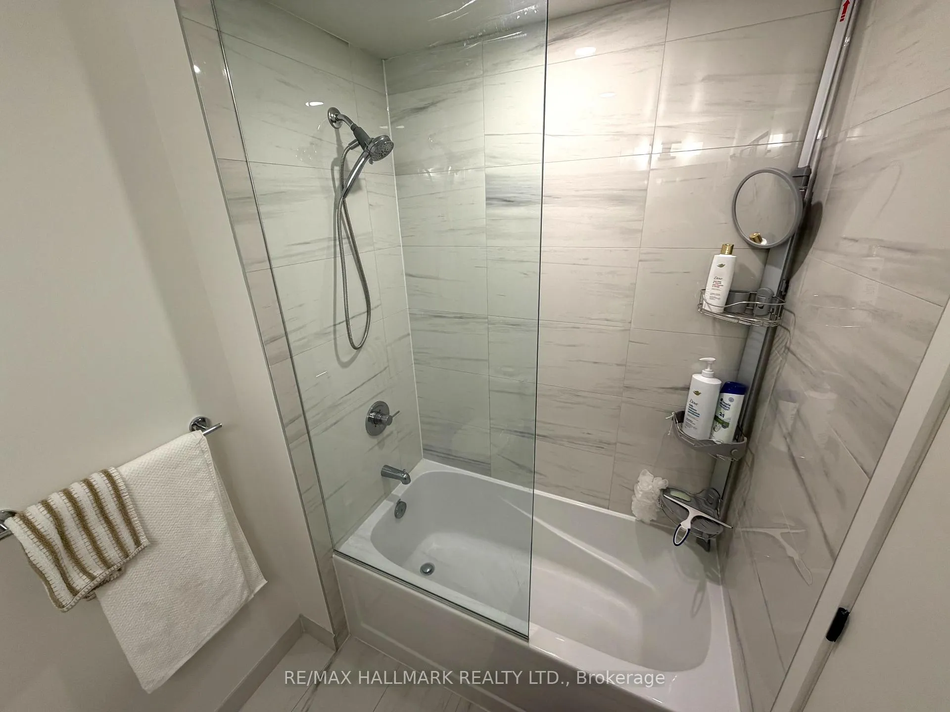 Photo 14 of Unit 2305, 8 Interchange Way N, Vaughan, Vaughan Corporate Centre — HOMEH