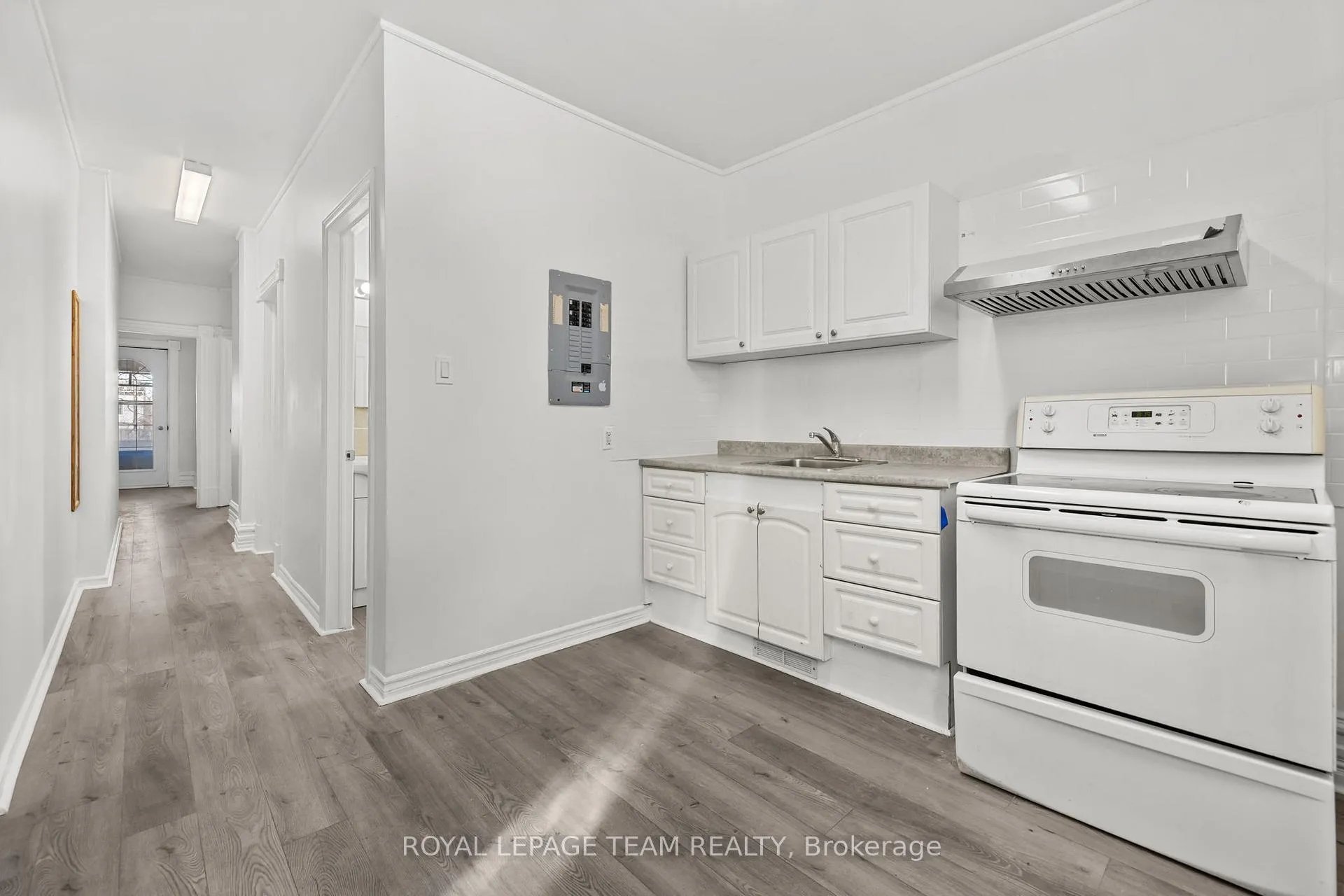 Photo 5 of Unit B, 824 Somerset Street, Ottawa, West Centre Town — HOMEH