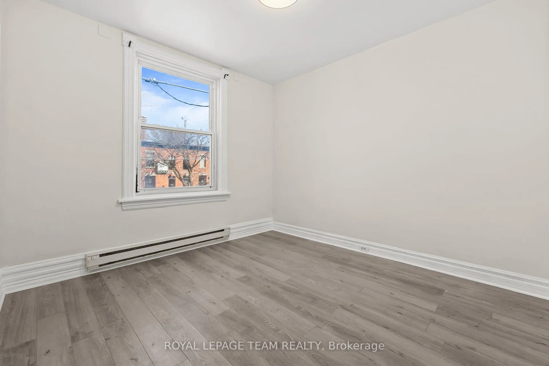 Photo 10 of Unit B, 824 Somerset Street, Ottawa, West Centre Town — HOMEH