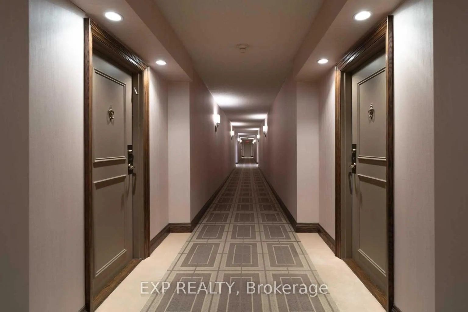 Photo 4 of Unit 608, 18 Lower Village Gate, Toronto, Forest Hill South — HOMEH