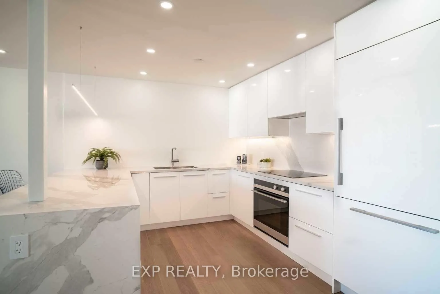 Photo 8 of Unit 608, 18 Lower Village Gate, Toronto, Forest Hill South — HOMEH
