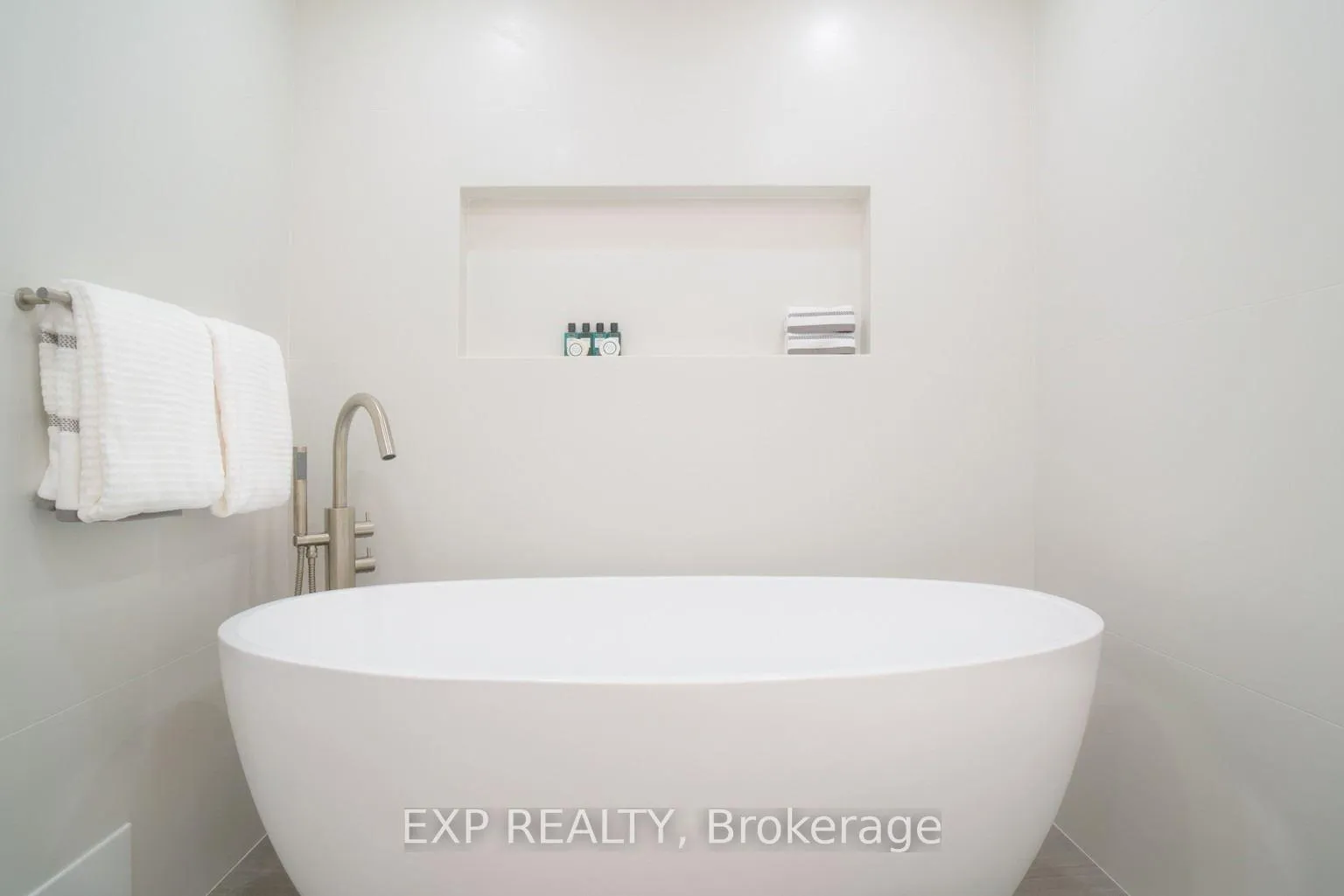 Photo 35 of Unit 608, 18 Lower Village Gate, Toronto, Forest Hill South — HOMEH