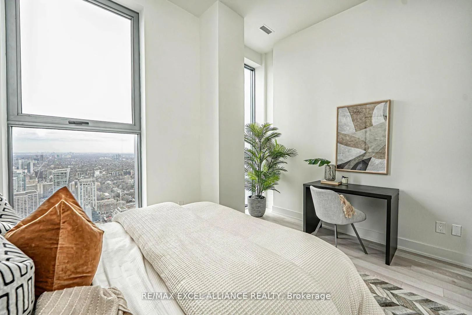 Photo 19 of Unit 5101, 8 Cumberland Street, Toronto, The Annex — HOMEH