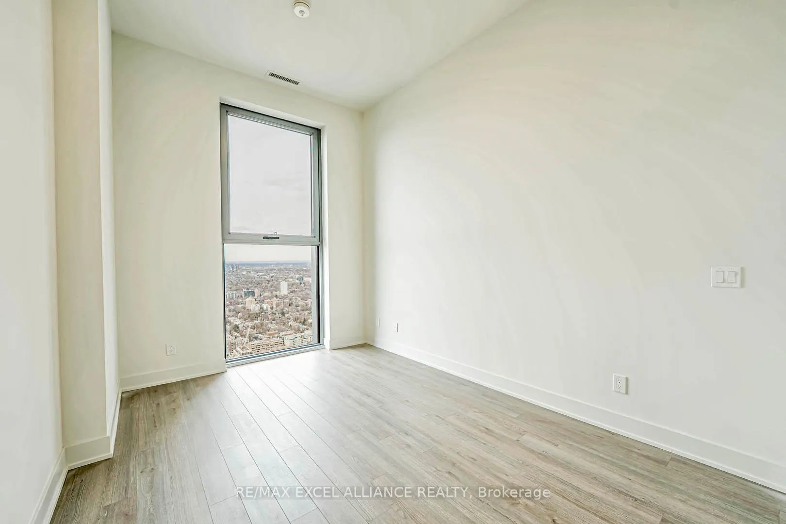 Photo 14 of Unit 5102, 8 Cumberland Street, Toronto, The Annex — HOMEH