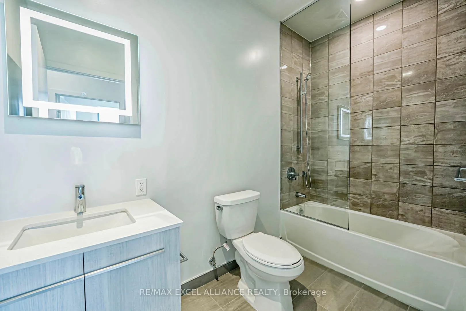 Photo 15 of Unit 5102, 8 Cumberland Street, Toronto, The Annex — HOMEH