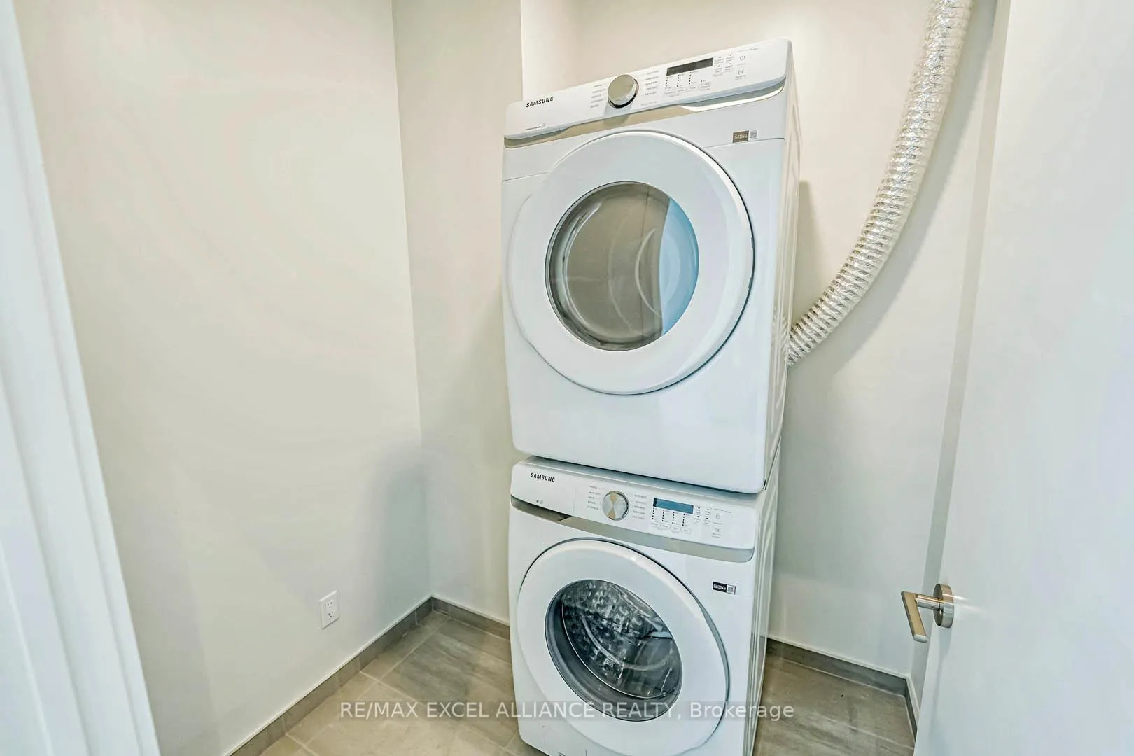 Photo 18 of Unit 5102, 8 Cumberland Street, Toronto, The Annex — HOMEH