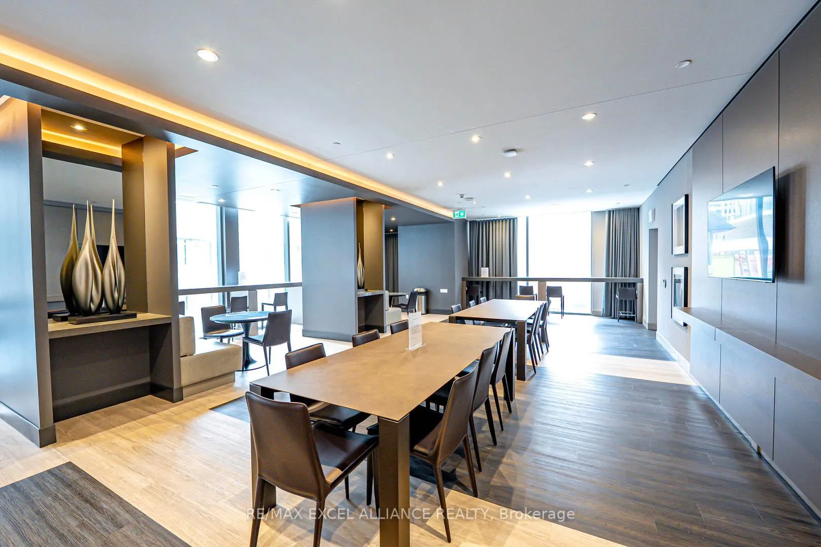 Photo 32 of Unit 5102, 8 Cumberland Street, Toronto, The Annex — HOMEH