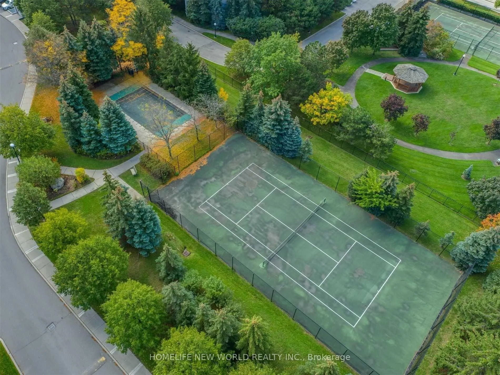 Photo 5 of Unit 205, 81 Townsgate Drive, Vaughan, Crestwood-Springfarm-Yorkhill — HOMEH