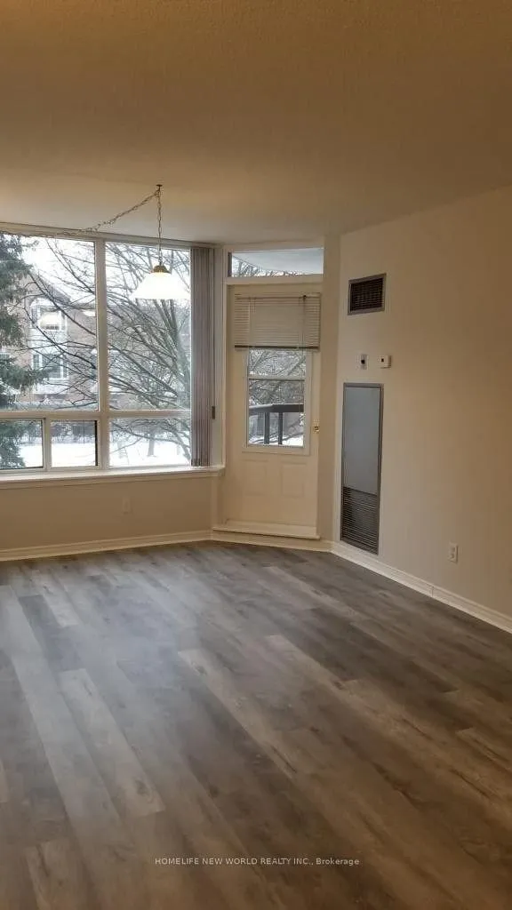 Photo 11 of Unit 205, 81 Townsgate Drive, Vaughan, Crestwood-Springfarm-Yorkhill — HOMEH