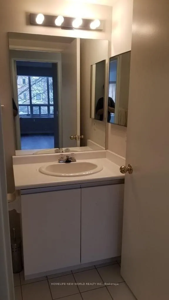 Photo 14 of Unit 205, 81 Townsgate Drive, Vaughan, Crestwood-Springfarm-Yorkhill — HOMEH