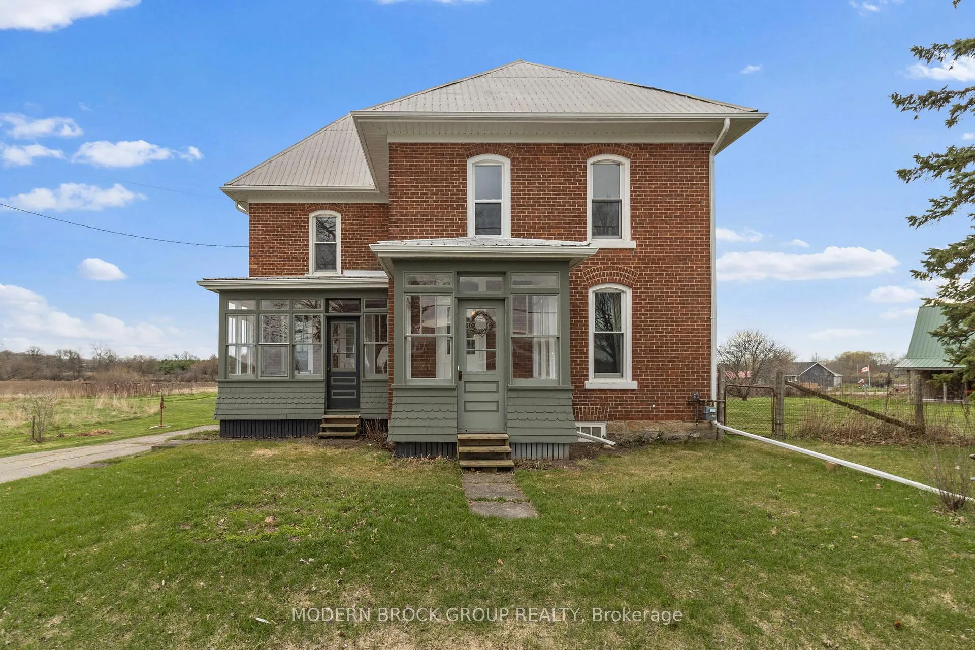 Front of 703 County Road 42 E