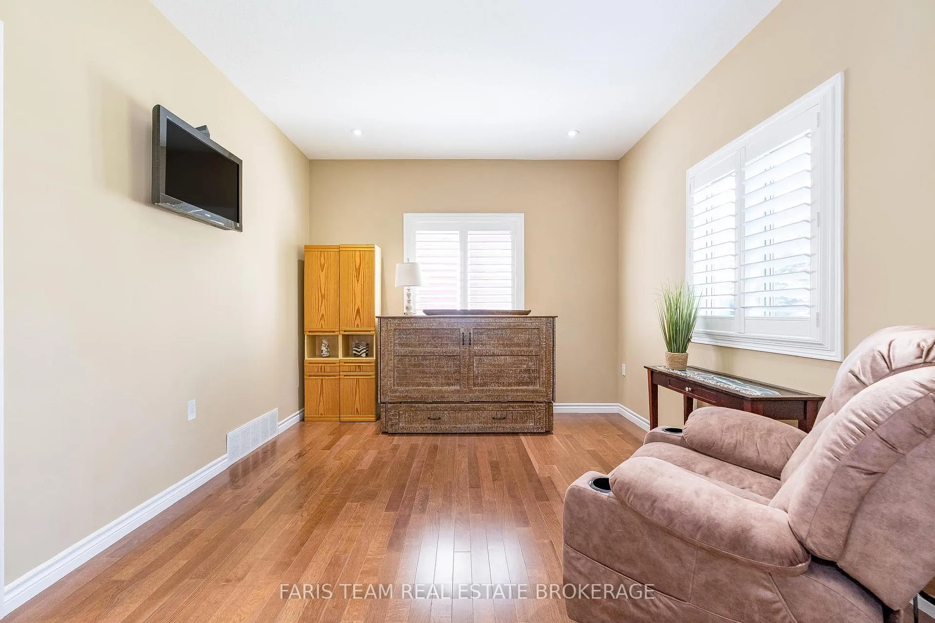 Photo 15 of 2 Grew Crescent, Penetanguishene — HOMEH