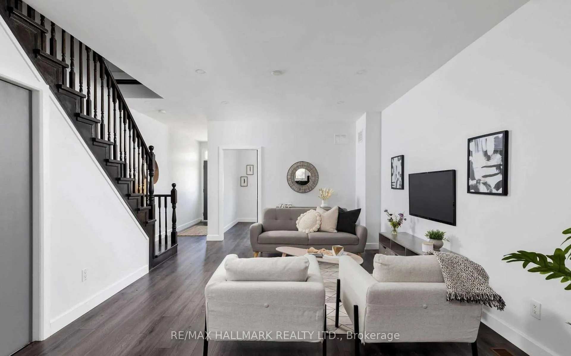 Photo 4 of 16 Brock Avenue, Toronto, Roncesvalles — HOMEH