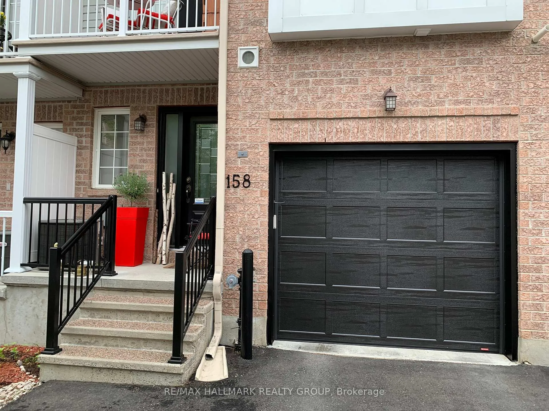 Photo 1 of 158 Fordham Private, Ottawa, Central Park — HOMEH