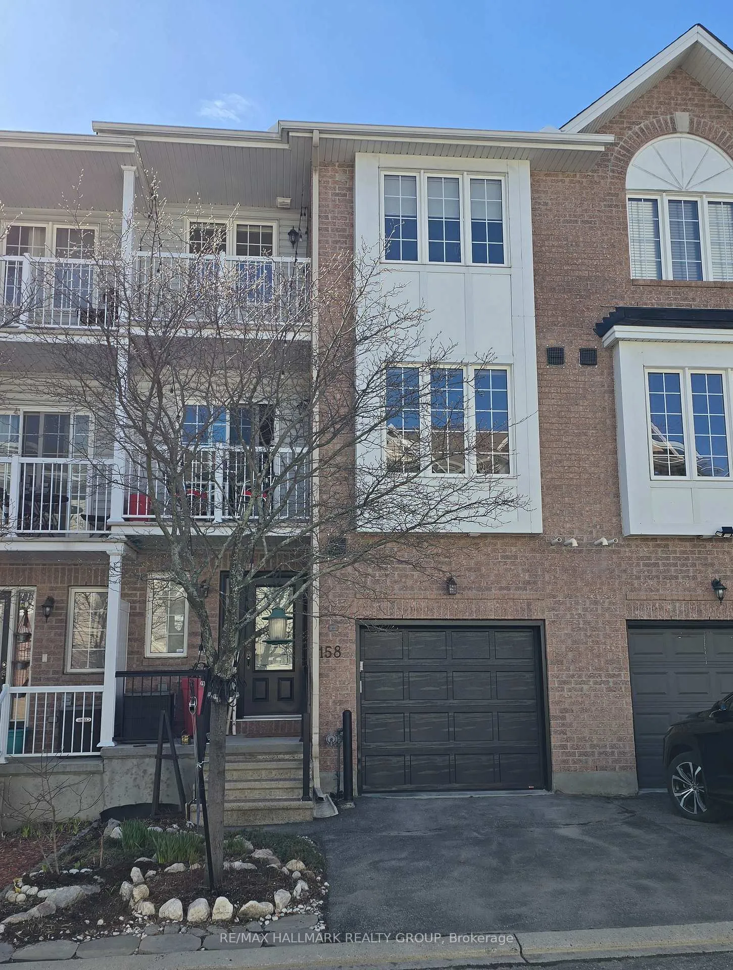 Photo 2 of 158 Fordham Private, Ottawa, Central Park — HOMEH