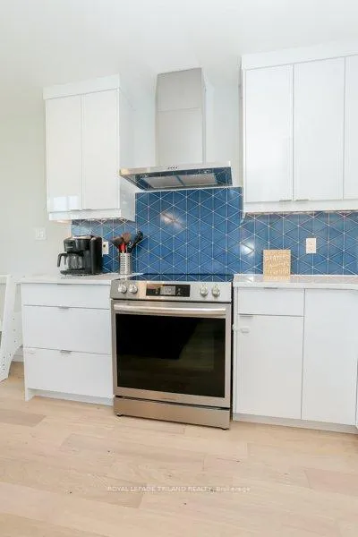 Photo 14 of 17 Evylean Court, St. Thomas — HOMEH