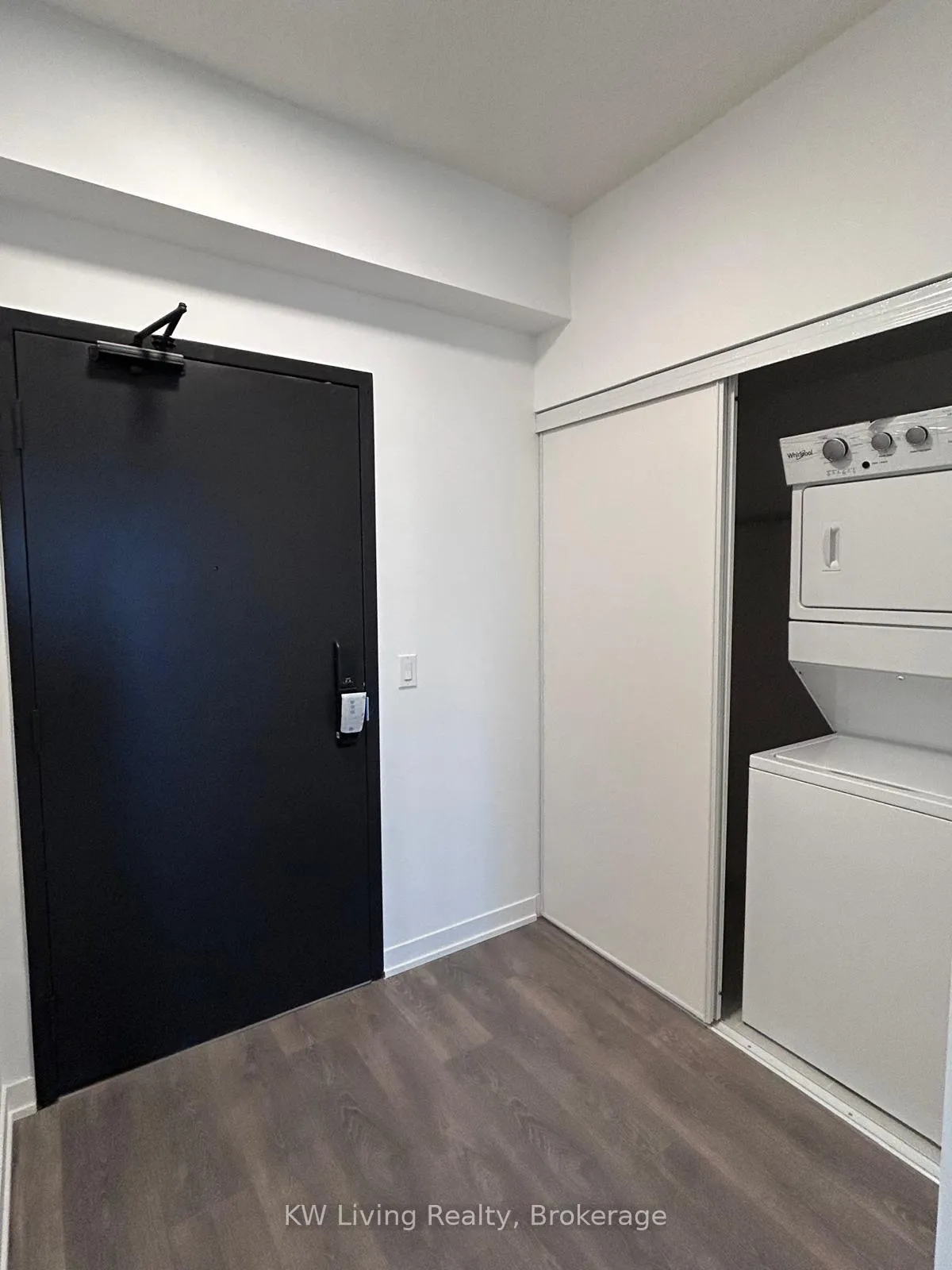 Photo 4 of Unit 520, 4878 Powers Common, Burlington, Appleby — HOMEH