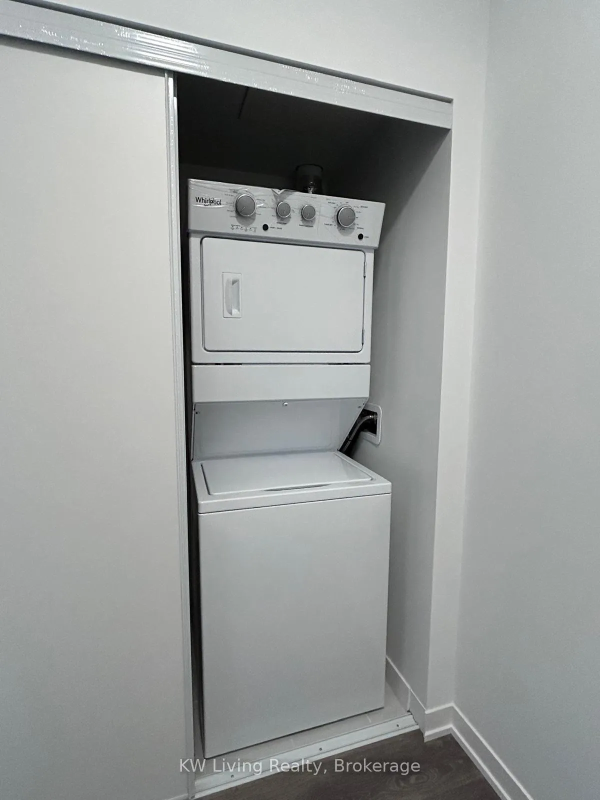 Photo 6 of Unit 520, 4878 Powers Common, Burlington, Appleby — HOMEH