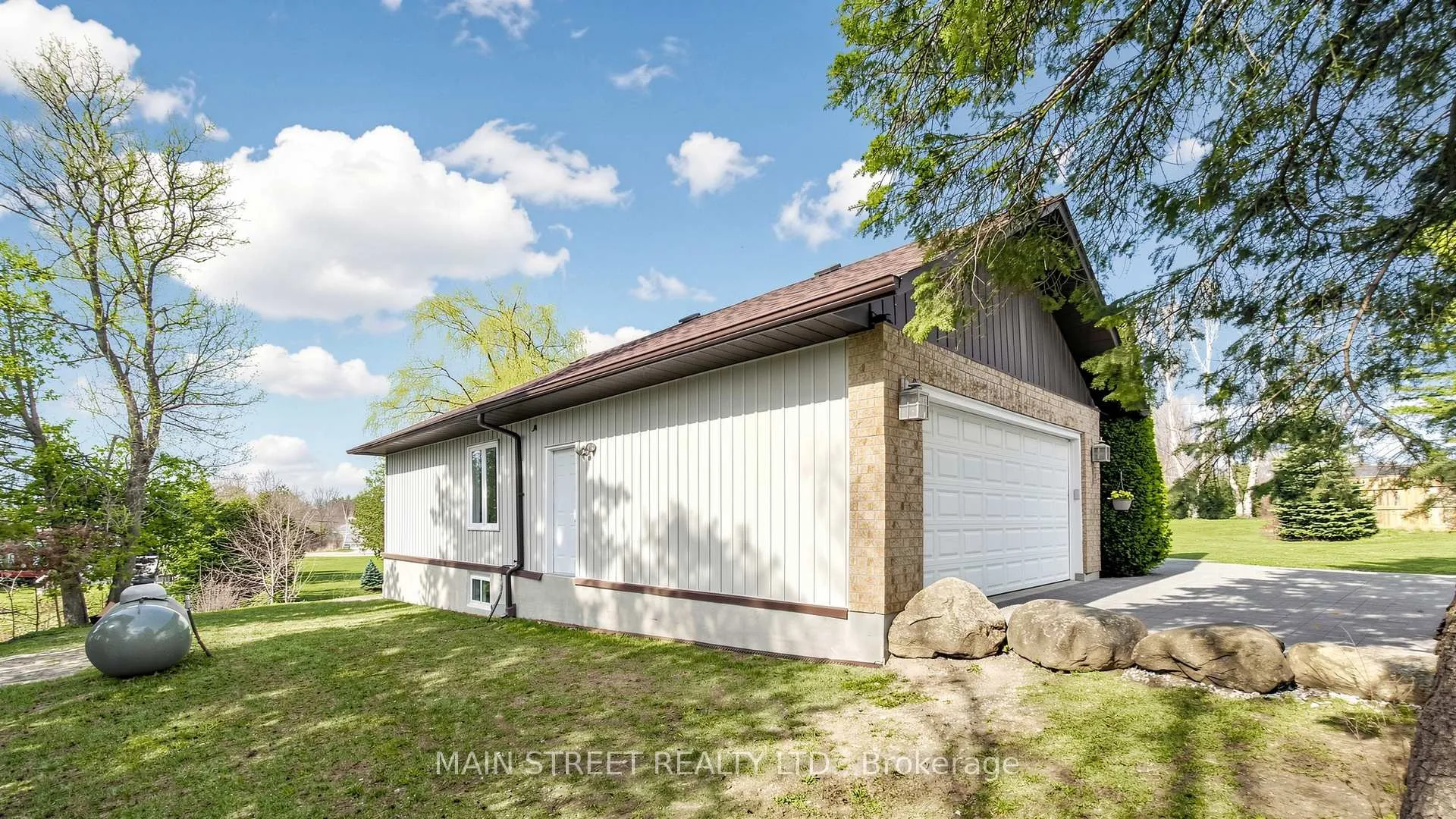 Photo 10 of 2A Harrison Drive, Uxbridge, Rural Uxbridge — HOMEH