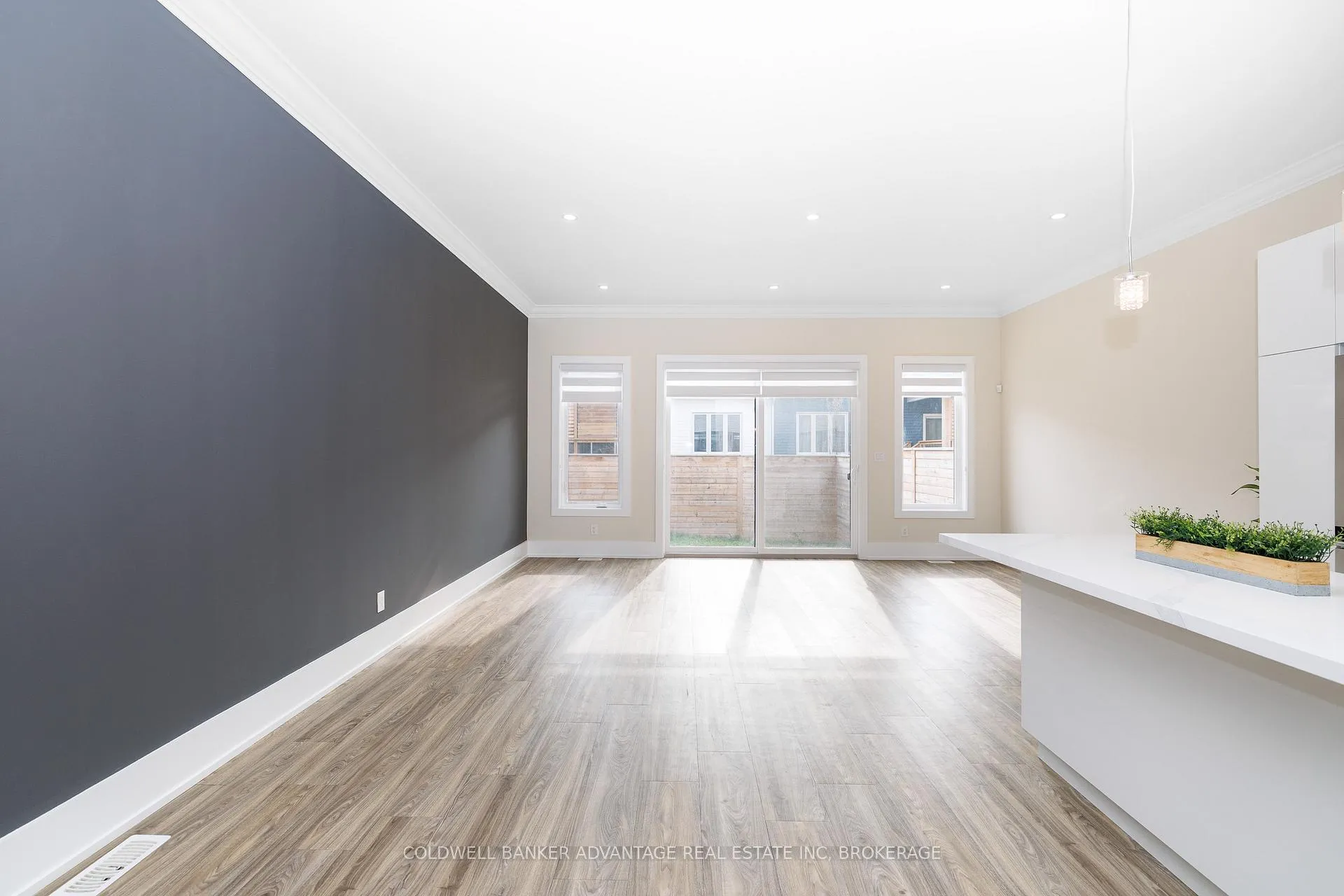 Photo 12 of 1044 Hansler Road, Welland, N. Welland — HOMEH