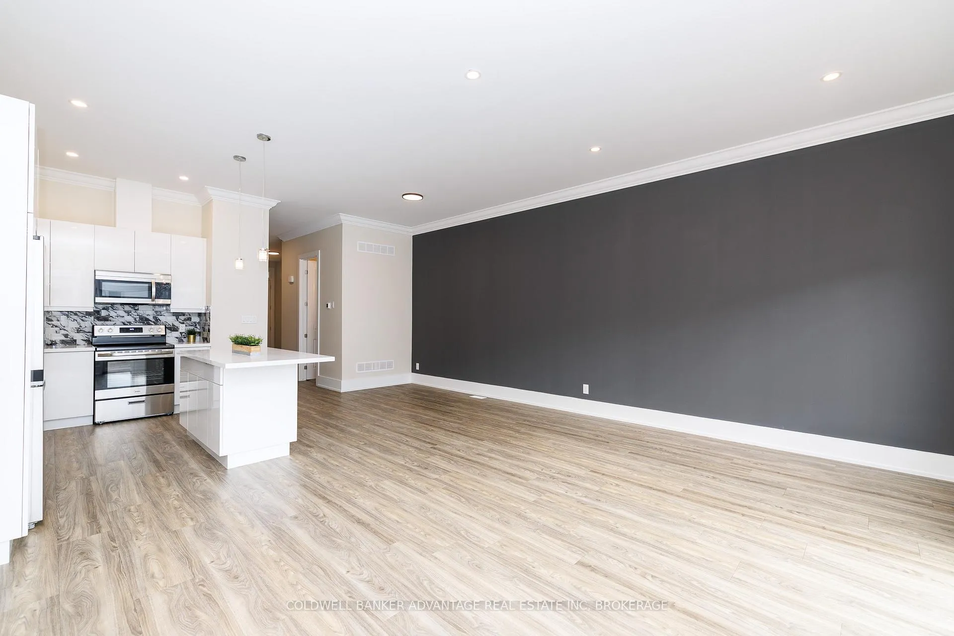 Photo 15 of 1044 Hansler Road, Welland, N. Welland — HOMEH