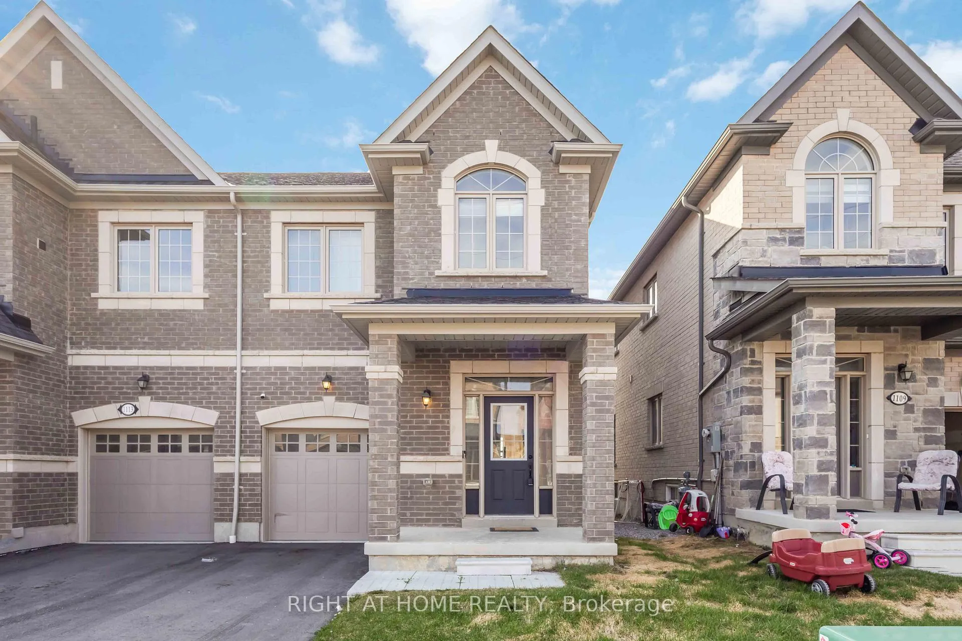 Photo 2 of 1111 Skyridge Boulevard, Pickering, Rural Pickering — HOMEH