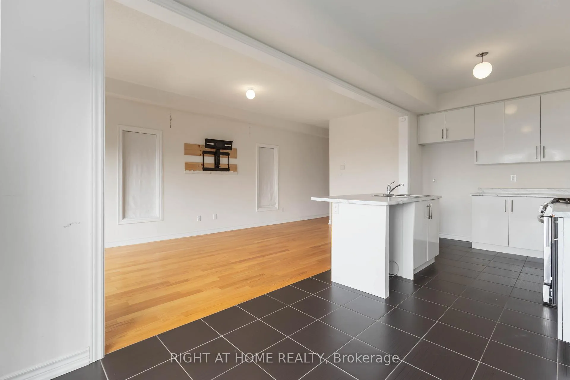 Photo 18 of 1111 Skyridge Boulevard, Pickering, Rural Pickering — HOMEH
