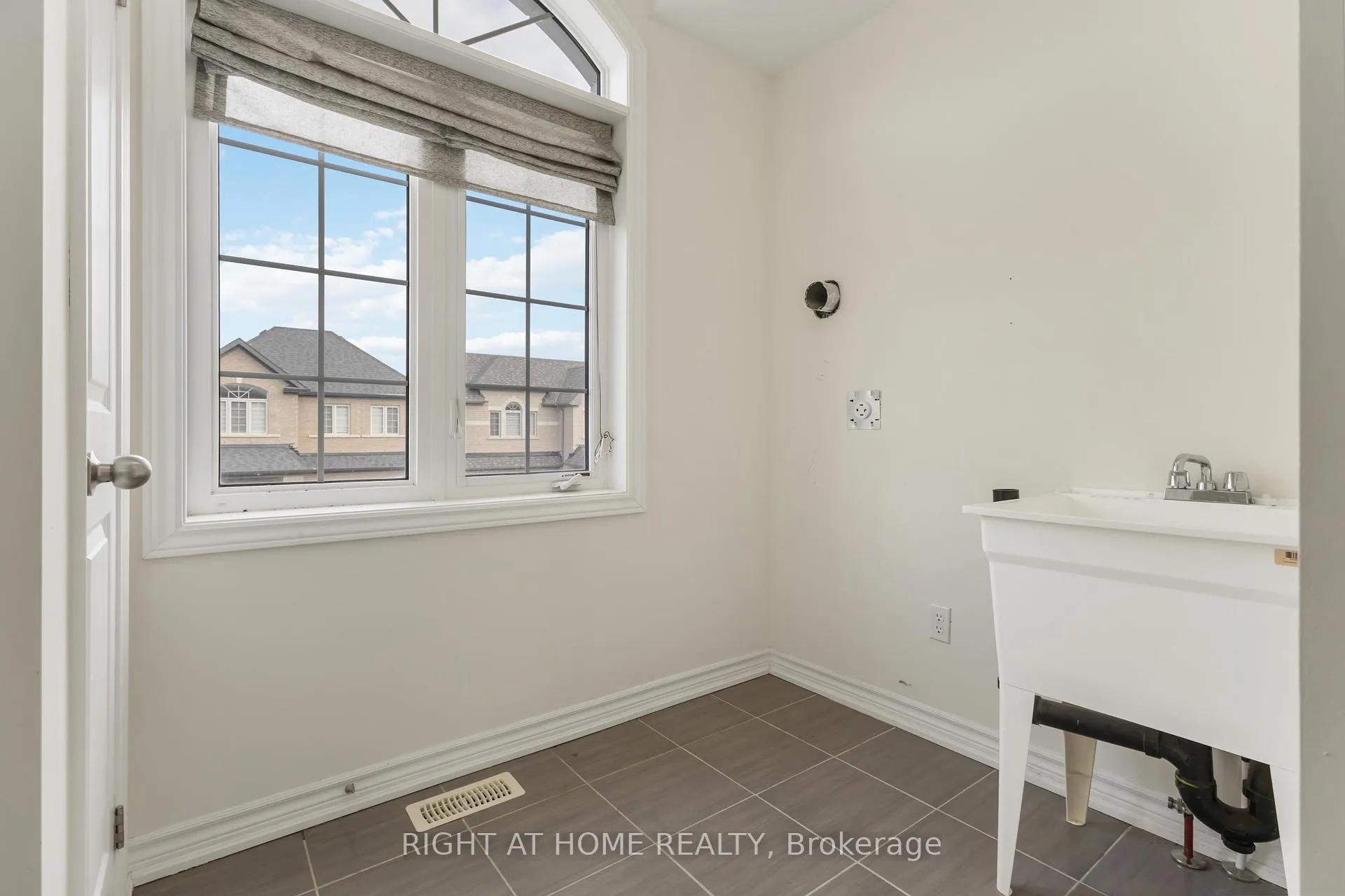 Photo 21 of 1111 Skyridge Boulevard, Pickering, Rural Pickering — HOMEH