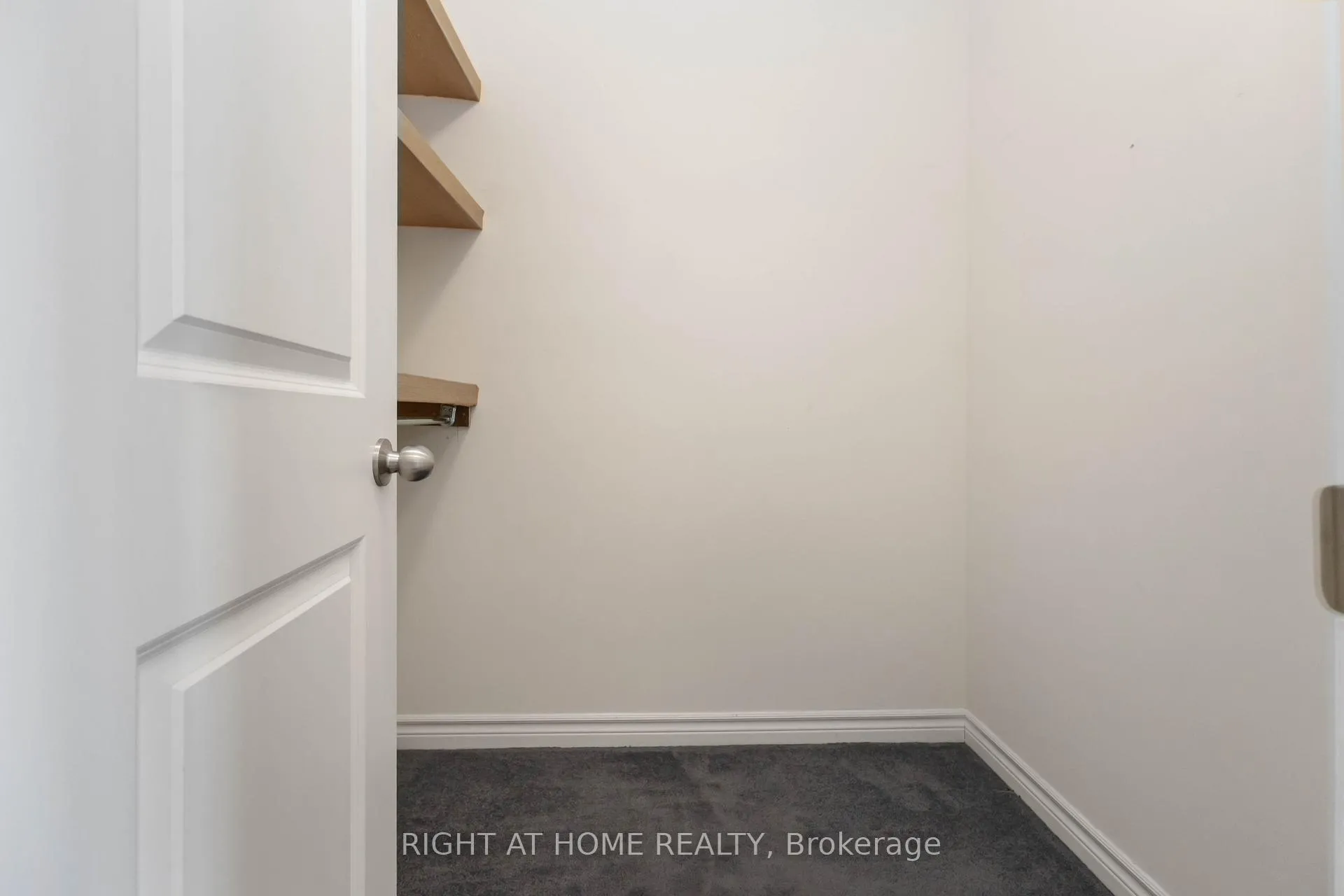Photo 25 of 1111 Skyridge Boulevard, Pickering, Rural Pickering — HOMEH