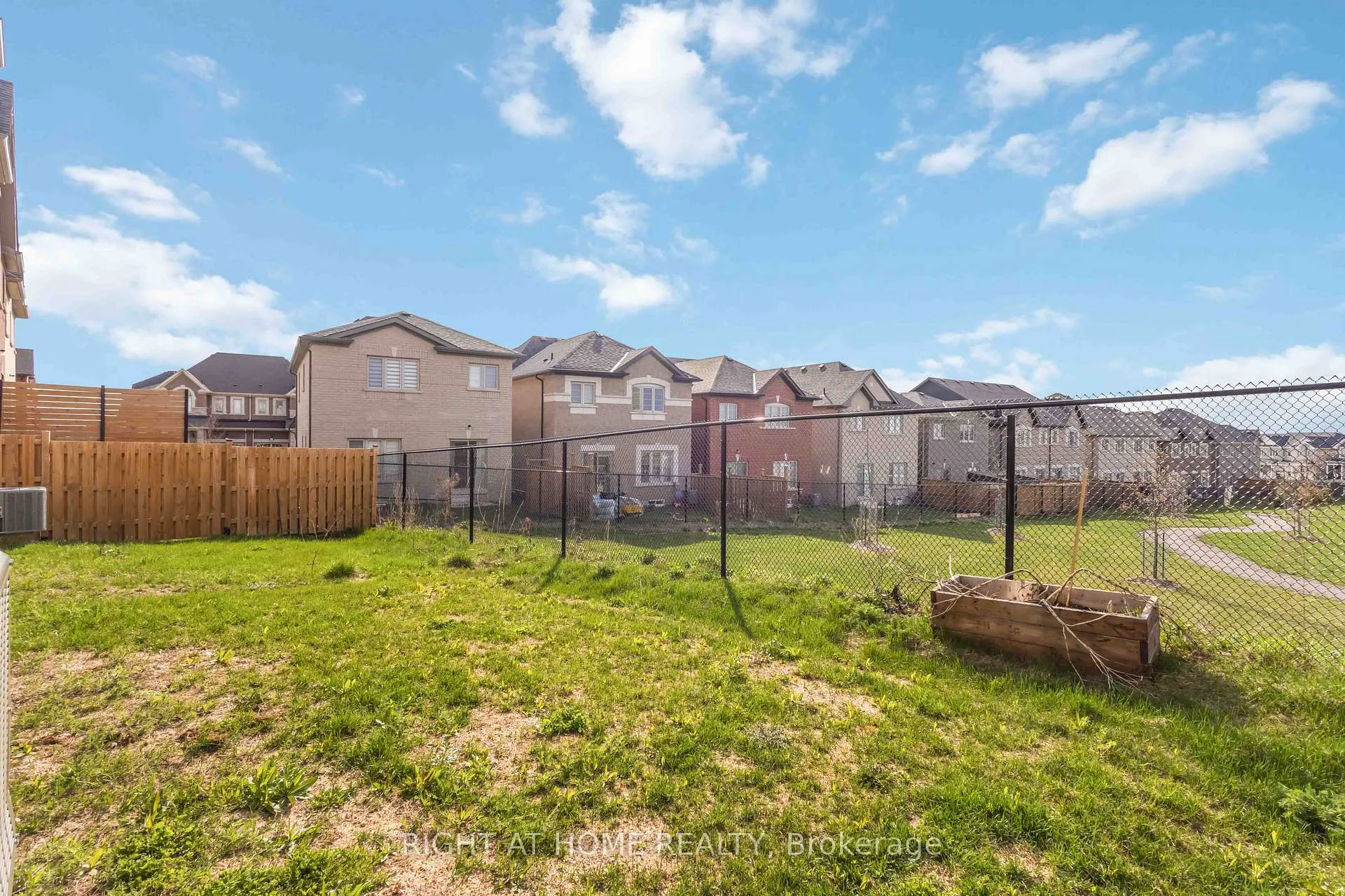 Photo 31 of 1111 Skyridge Boulevard, Pickering, Rural Pickering — HOMEH